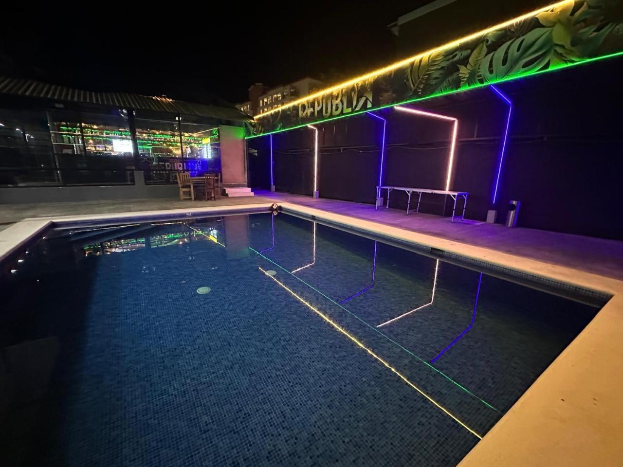 Republik Hotel, Bistro And Nightclub On Site Jacó Exterior foto